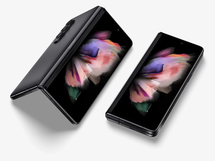 Samsung Galaxy Z Fold3, 22