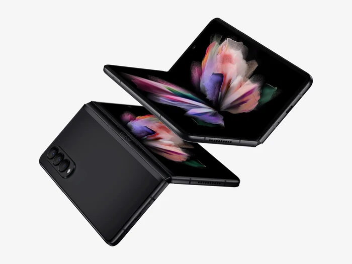 Samsung Galaxy Z Fold3, 16